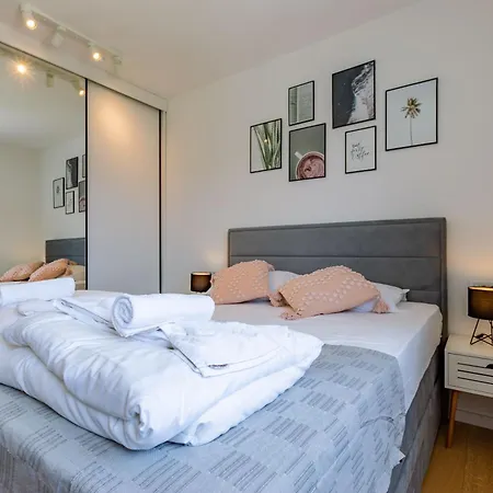 Ag Apartment With Balcony And Garage Zára Kültér fotó