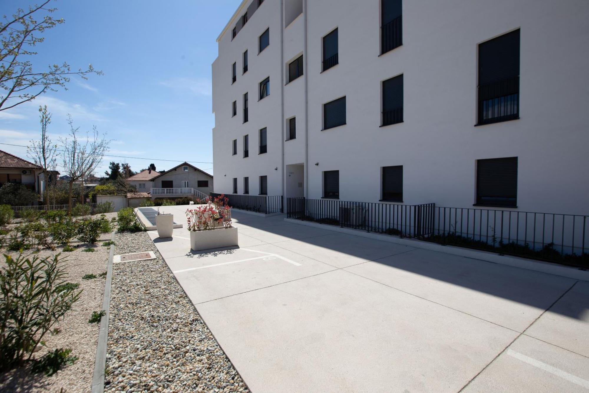 Apartamento Ag With Balcony And Garage Zadar