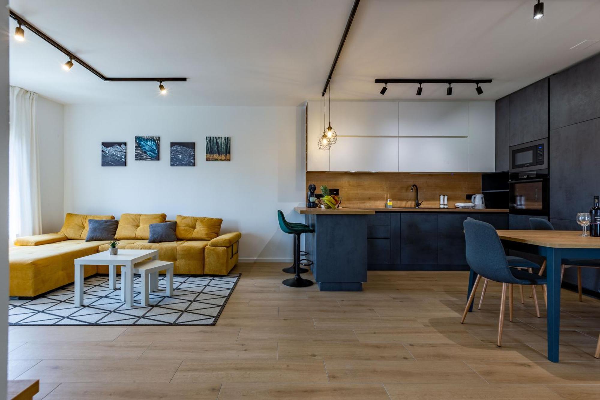 Apartment Ag With Balcony And Garage *